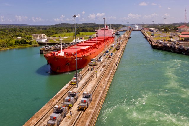 В Панамском канале из-за сильной засухи застряли более 200 кораблей