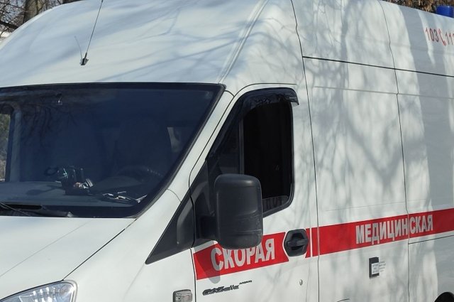 В Сочи три человека пострадали при столкновении автобуса с иномаркой