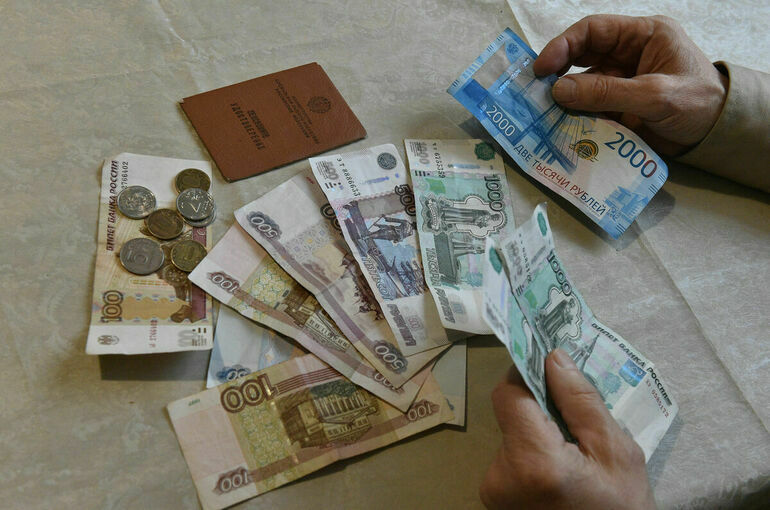 Ветераны и блокадники в Петербурге получат выплаты по 10 тысяч рублей