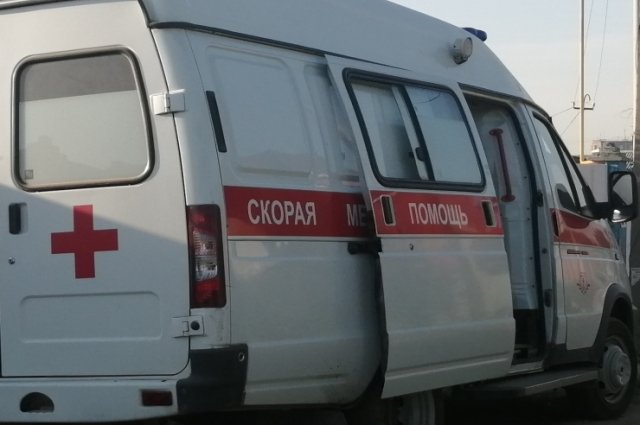 Три человека стали жертвами ДТП с грузовиком и легковушками в Петербурге