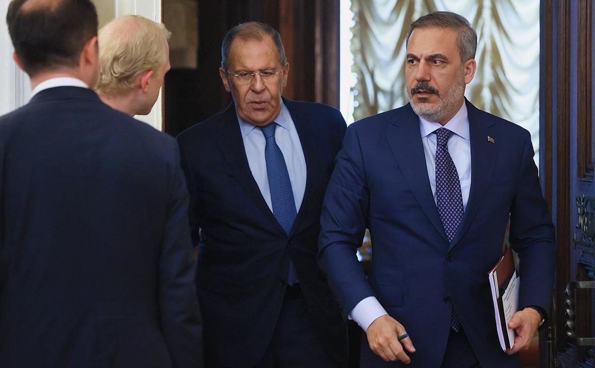 О чем договорились главы МИД России и Турции перед встречей президентов