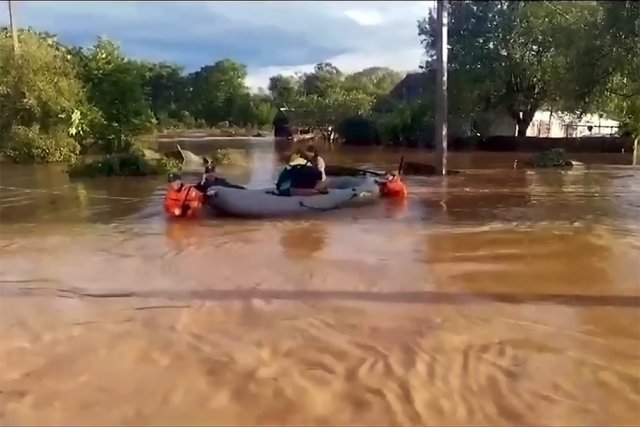 Из-за паводка из Приморья эвакуировали более тысячи туристов