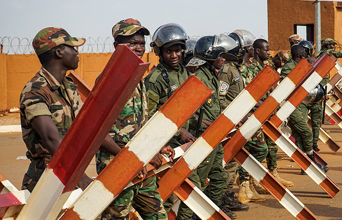 Военные в Нигере лишили посла Франции дипломатического иммунитета