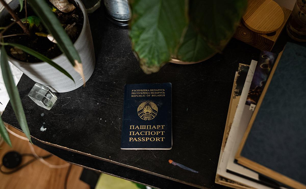 Проживающим за рубежом гражданам Белоруссии перестанут выдавать паспорта