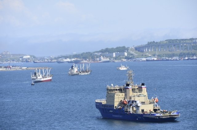 В Босфорском проливе сломался следовавший в Россию сухогруз из Турции