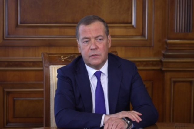 Медведев назвал Маска последним вменяемым человеком в Северной Америке