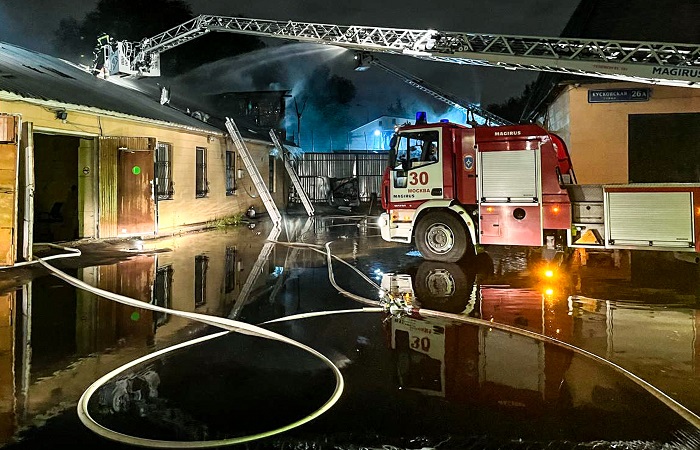 Пожар на складе на востоке Москвы потушен