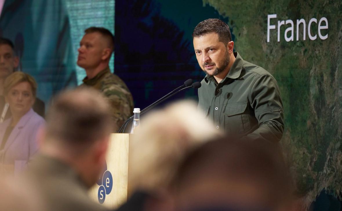 Зеленский рассказал, что Россия останавливает наступление Украины