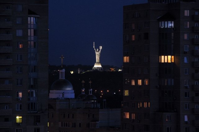 В Киеве прогремело не менее шести взрывов