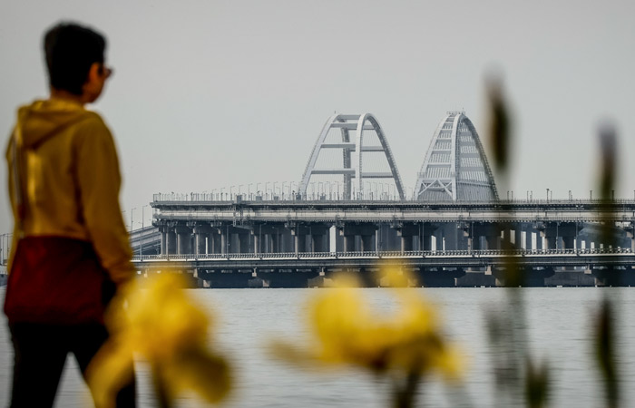 Движение по разрушенной части Крымского моста могут запустить 15 сентября
