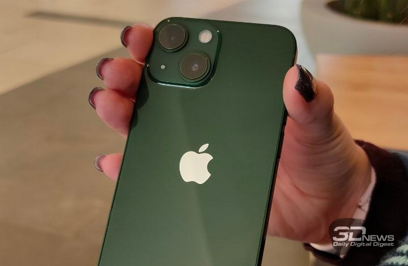 Apple прекратила выпуск iPhone 13 mini — теперь самым компактным стал iPhone SE с устаревшим дизайном