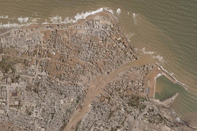 Число жертв наводнений в Ливии превысило восемь тысяч человек