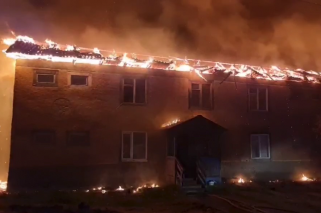 Два ребенка и один взрослый погибли при пожаре в жилом доме в Ноябрьске