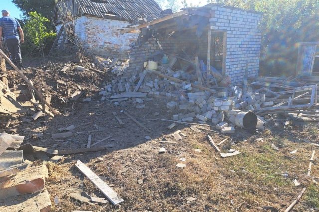 Гладков: при обстреле поселка Уразово два человека получили ранения