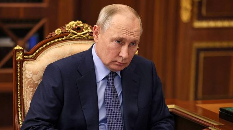 Путин поручил ускорить либерализацию экспорта сжиженного природного газа
