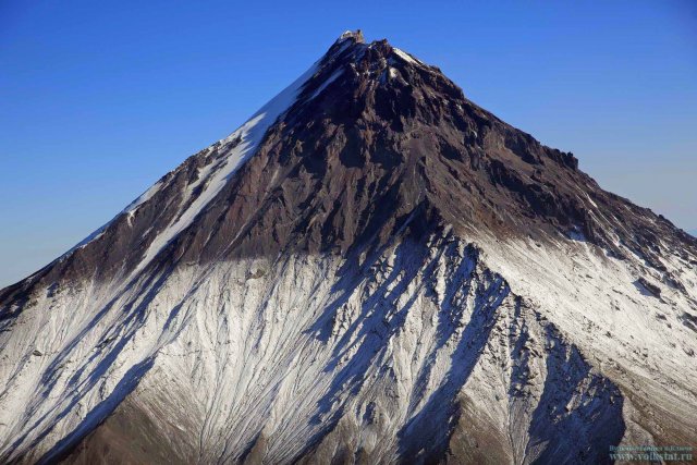 МЧС предупредило о возможном извержении вулкана Безымянный на Камчатке
