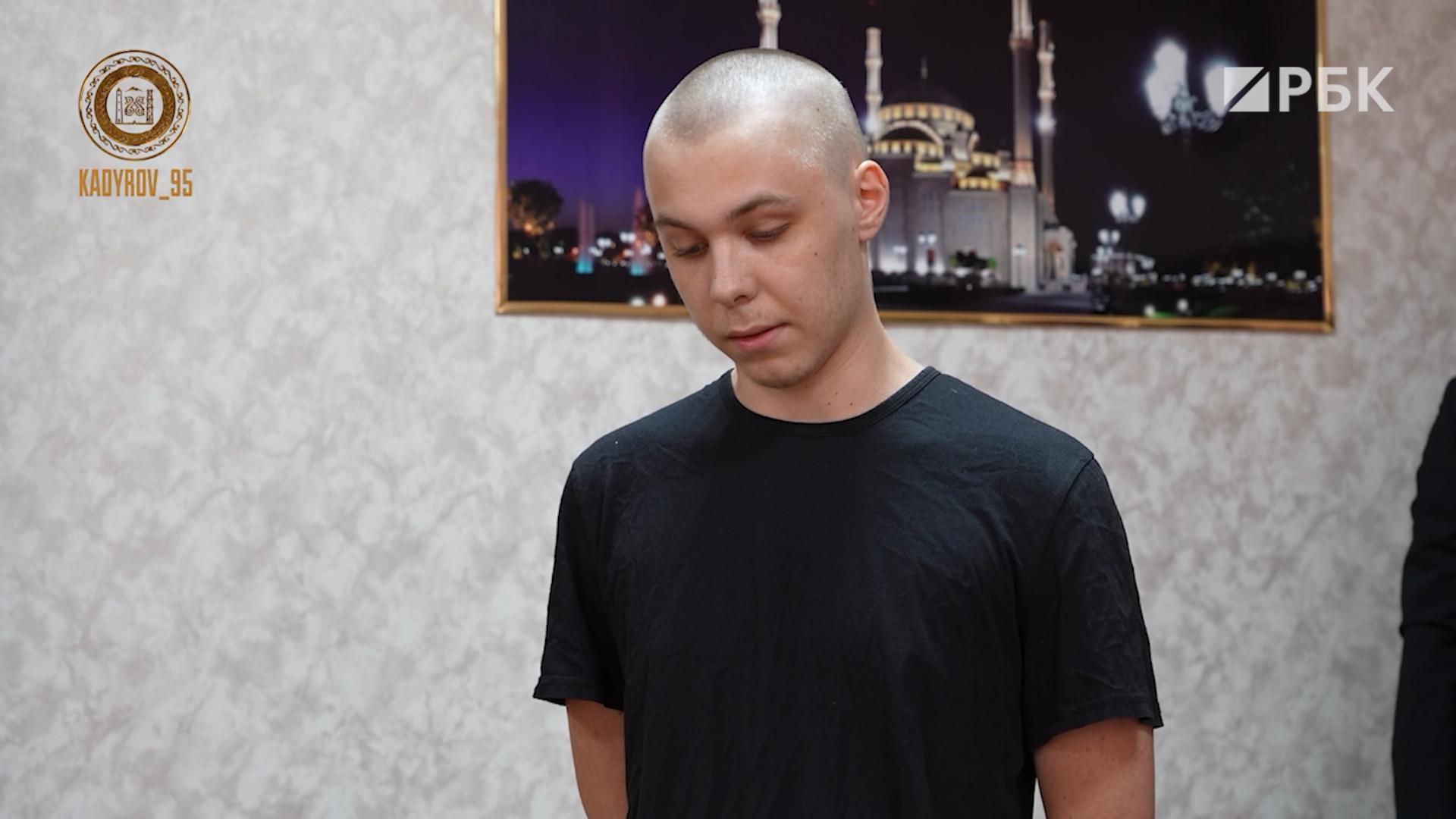 Кадыров опубликовал кадры встречи с избитым его сыном Журавелем