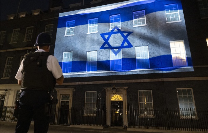 Британия направит своих военных в Средиземноморье для поддержки Израиля