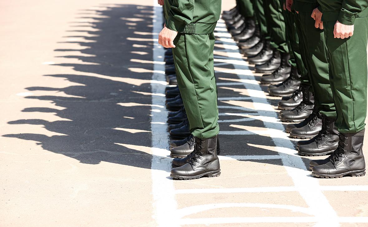 Депутаты предложили дать отсрочку от армии учащимся за счет работодателя