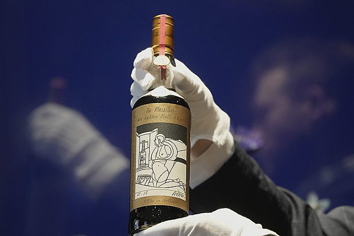 Цена бутылки выставленного на Sotheby's виски может дойти до $1,4 млн