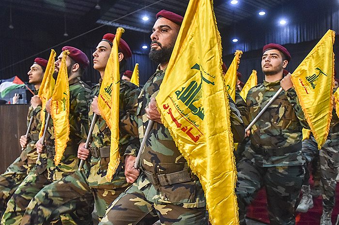 Глава израильского Минобороны сообщил о решении "Хезболлы" вступить в бой против Израиля