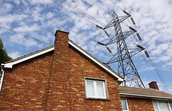 Предельные цены на электричество и газ для британцев повысят на 5%