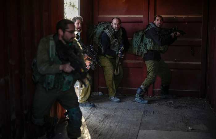 Израиль перед началом прекращения огня провел рейд в зданиях разведки ХАМАС