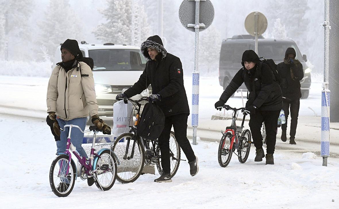 Финская погранслужба сообщила о приезде мигрантов на детских велосипедах