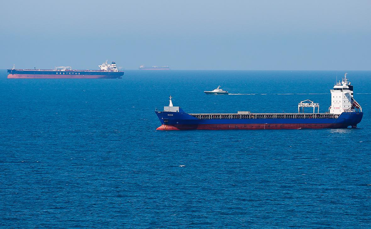 США ввели санкции против трех танкеров за нарушение потолка цен на нефть