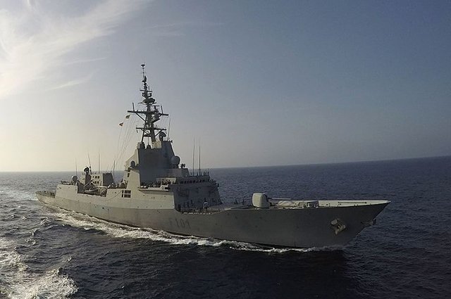 Пентагон: три судна за сутки подверглись четырем атакам в Красном море