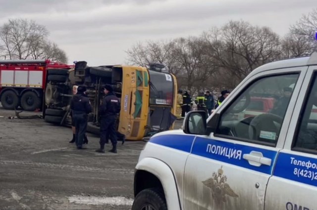 В Приморском крае попал в ДТП школьный автобус
