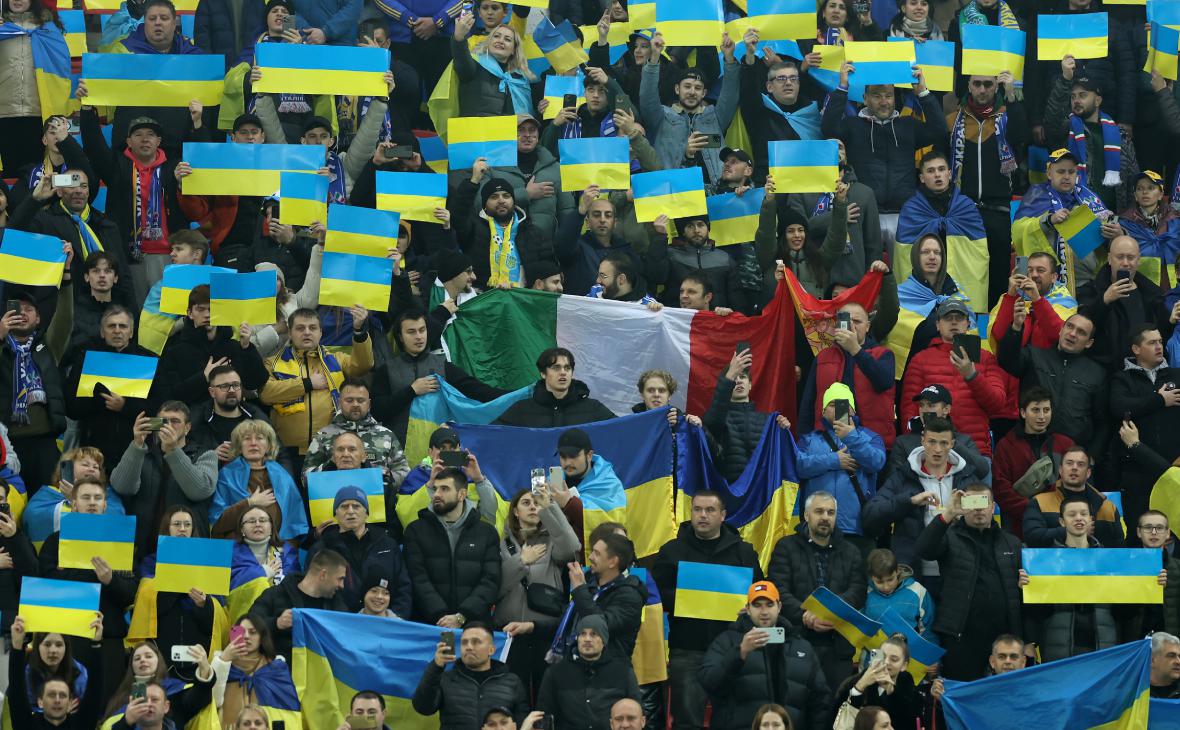 УЕФА второй раз за три месяца наказал Украину за расизм на трибунах