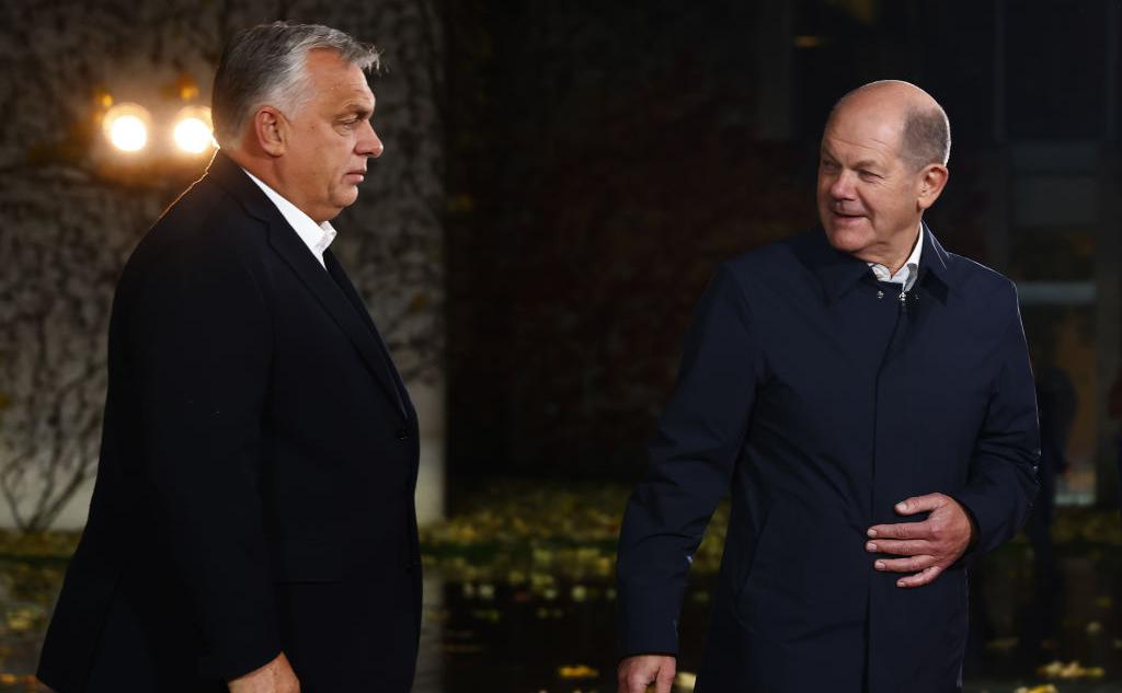 Шольц попросил Орбана выйти за кофе, пока обсуждается путь Украины в ЕС