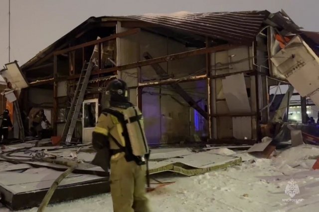 112: в Ижевске взрывом разнесло здание автомойки на улице Первомайской