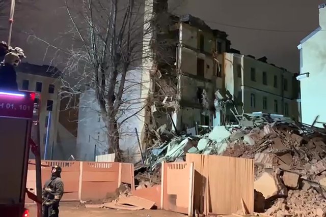 СК опубликовал видео с места обрушения 6-этажного дома в Петербурге