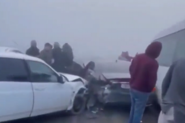 В Дагестане из-за тумана столкнулись 16 автомобилей