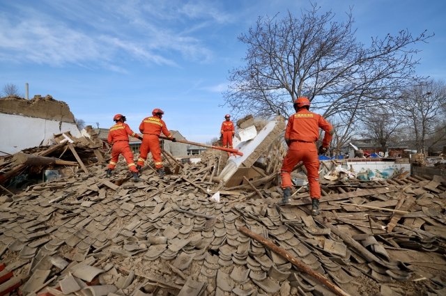 Землетрясение на северо-западе Китая унесло жизни 148 человек