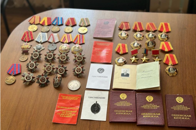 Кубанец пытался вывезти из России свыше 200 наград советских времен