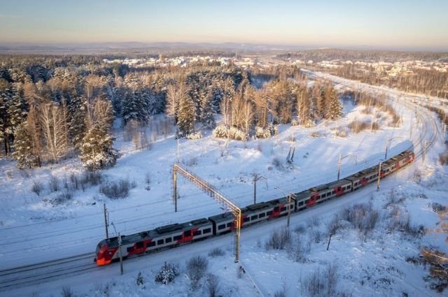 Пассажиры поезда Нижний Новгород - Москва 2,5 часа провели в ледяном плену