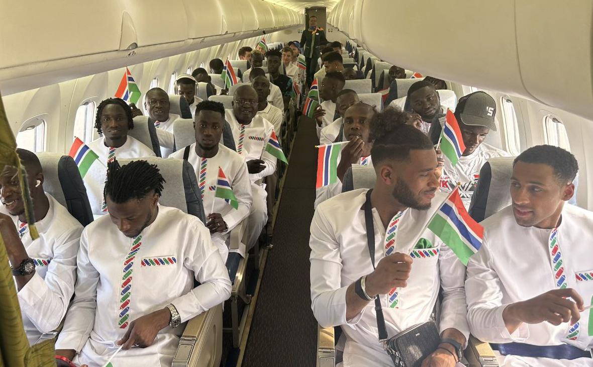 Рейс сборной Гамбии вернулся в аэропорт из-за потерявших сознание игроков