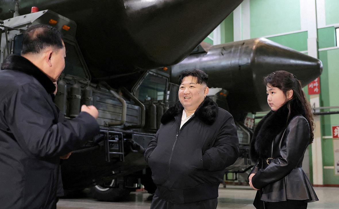 В Южной Корее назвали возможной преемницей Ким Чен Ына его дочь