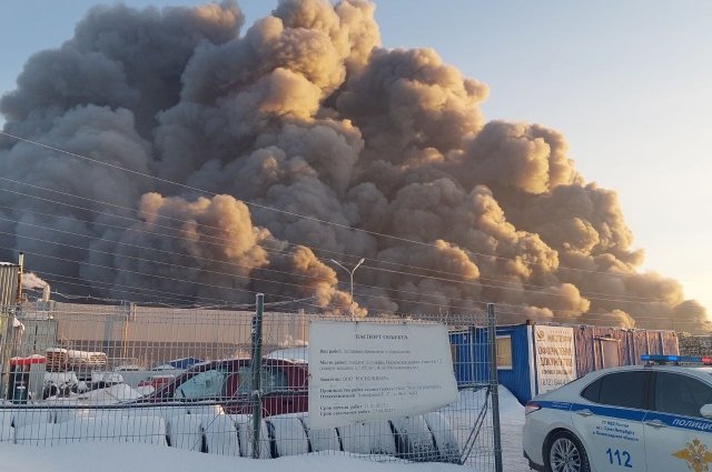В Петербурге проверят состояние воздуха из-за пожара на складе Wildberries