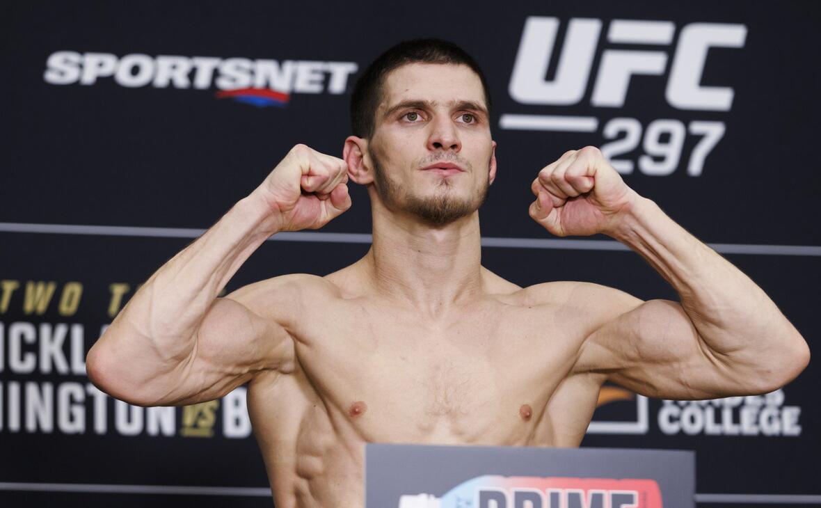 Непобежденный российский боец выиграл восьмой бой в UFC подряд