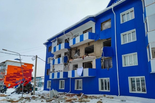 В Якутии в четырехэтажном доме взорвался газ, пострадали четыре человека