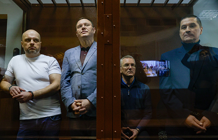 Суд взыскал с фигурантов дела Шпигеля и Белозерцева 8,2 млрд рублей
