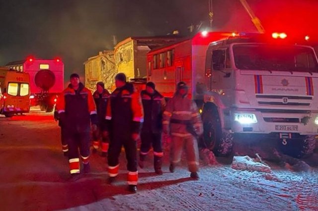 Взрыв газа в Казахстане привел к обрушению жилого дома и смерти 2 человек