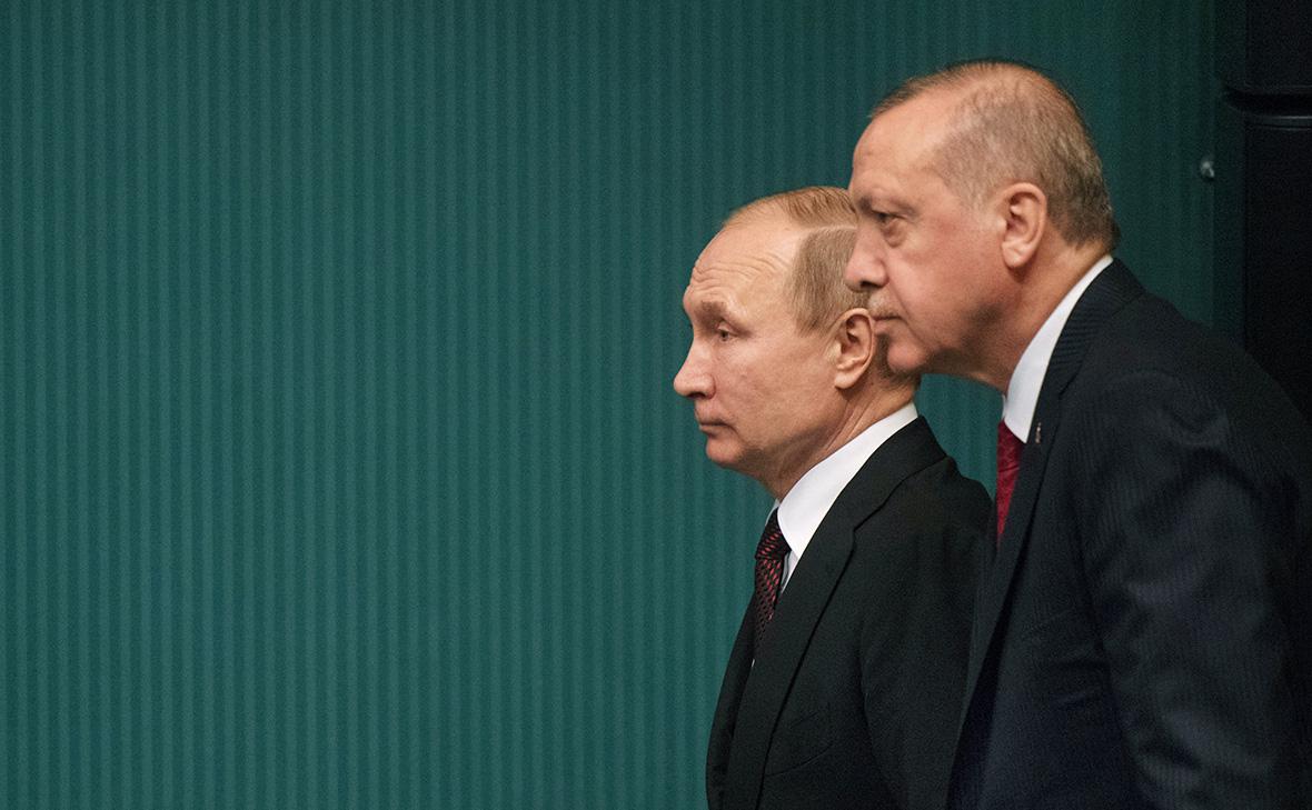 Турция запланировала обсудить зерновой коридор во время приезда Путина