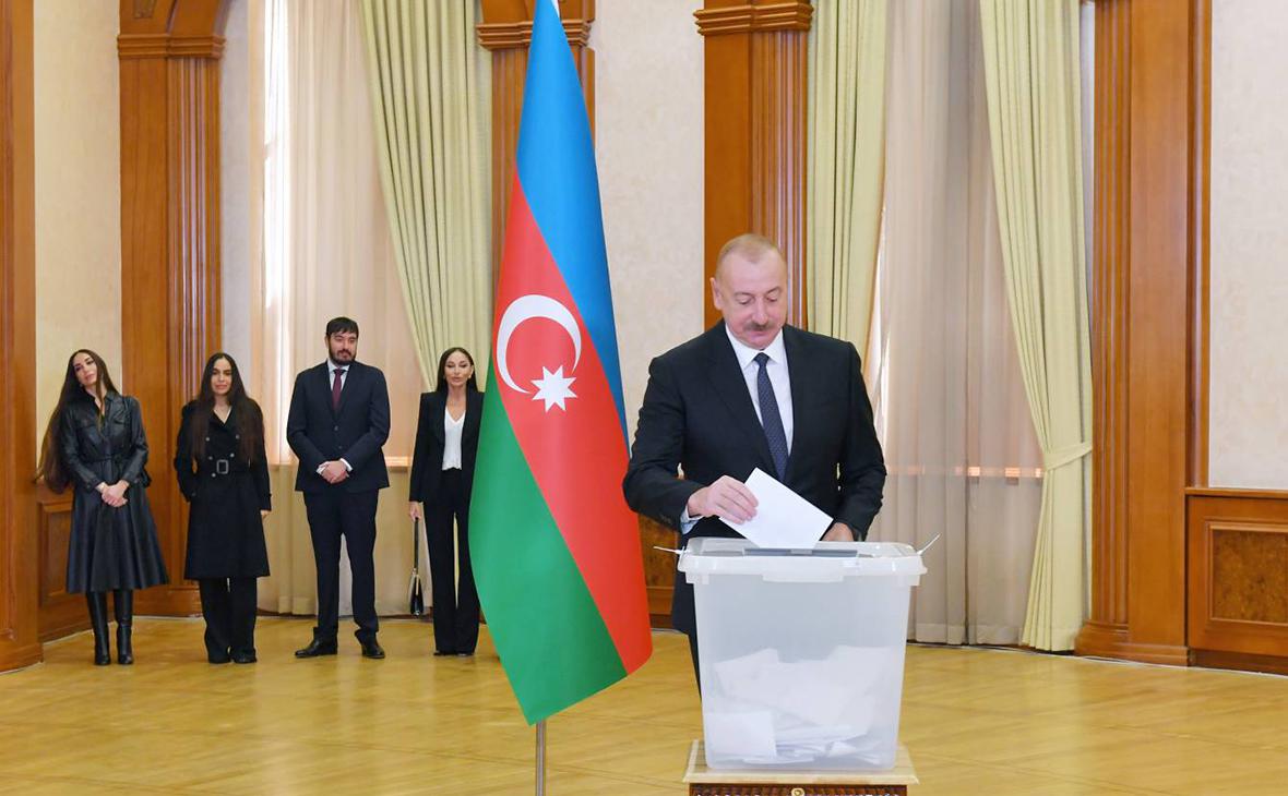 Экзитпол показал победу Алиева на выборах в Азербайджане почти с 94%