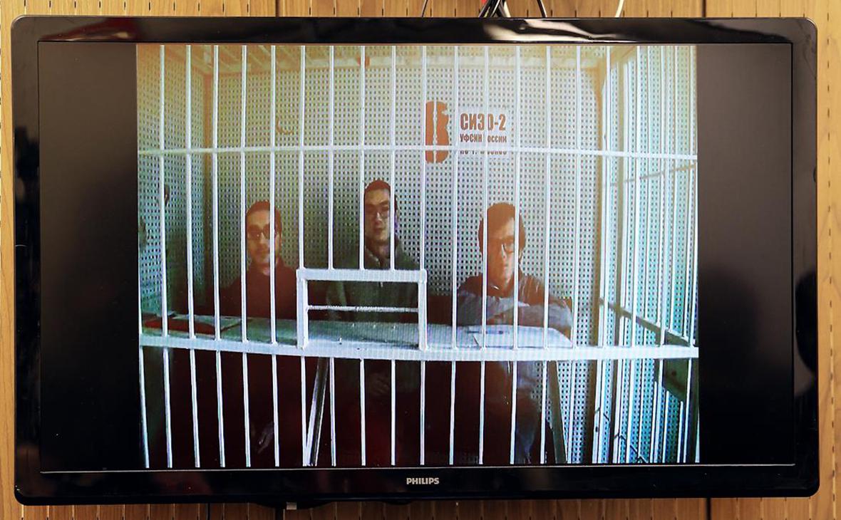 Прокурор запросил 8 и 7,5 лет фигурантам дела о вымогательстве у Чемезова