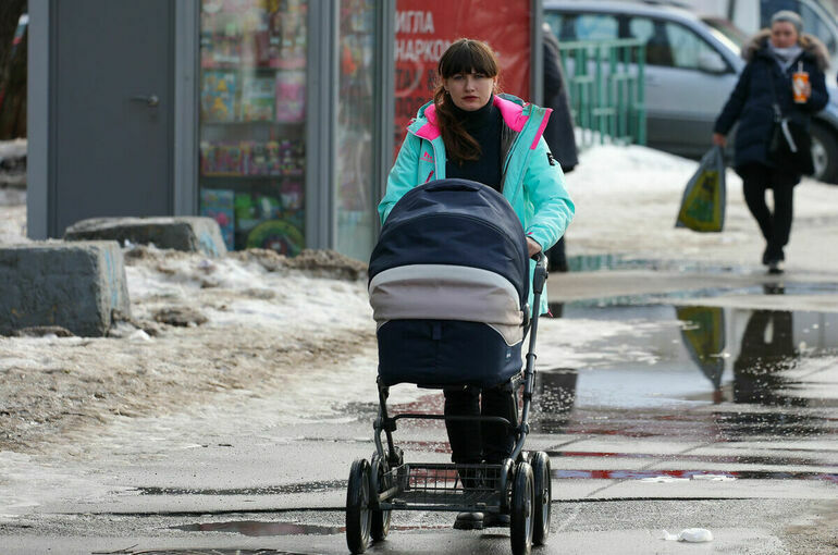 В Минтруде рассказали об отношении россиян к рождению детей